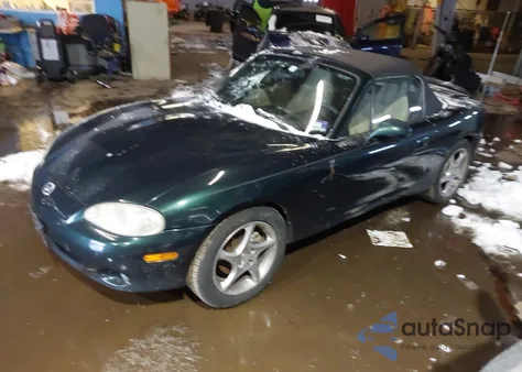 2003 Mazda Mx-5 Miata Cloth/Ls/Se/Shinsen z USA, uszkodzony, nr VIN JM1NB353830312849